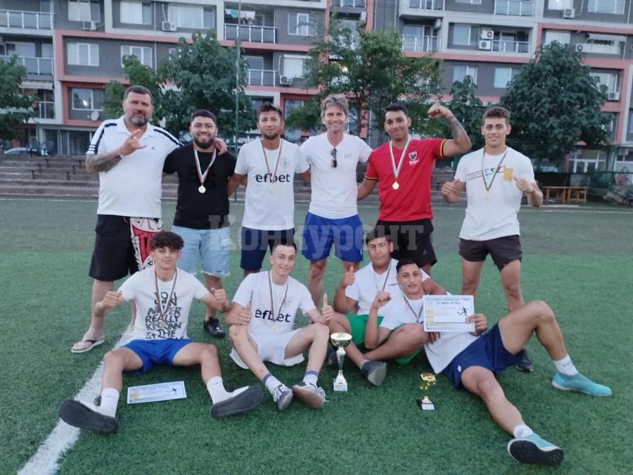 Вош изведе Малкия Париж до титла в турнира за младежи СНИМКИ