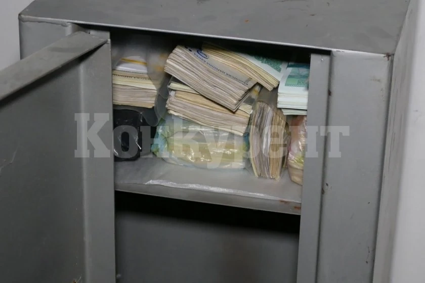 Крупна кражба! Задигнаха каса с 60 бона, злато и документи от дома на жена