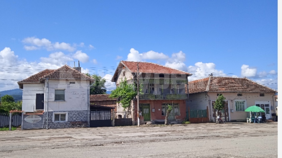 Долно Озирово - пристан за белоглавите лешояди