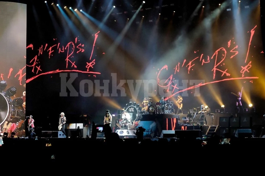 Български гражданин е бил заловен с оръжие на концерта на Guns N\' Roses в Букурещ