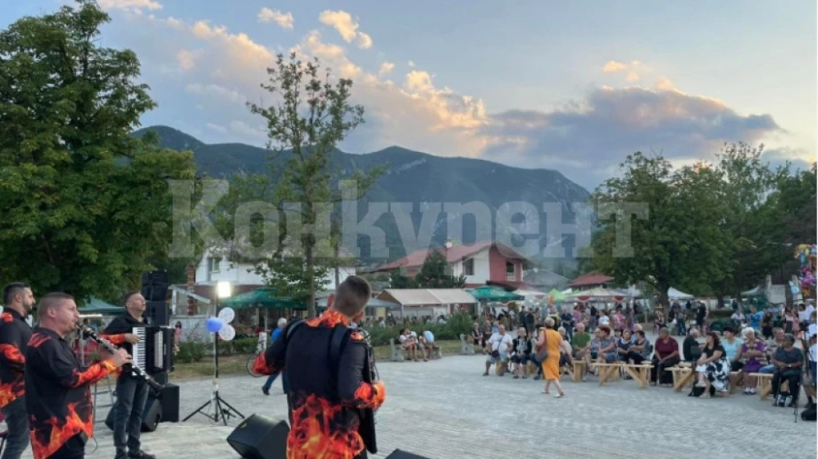 Стягат фолклорен празник в Бели извор