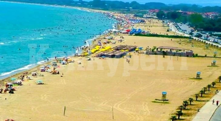 В Гърция забраниха на децата плажа между 12 и 17 часа