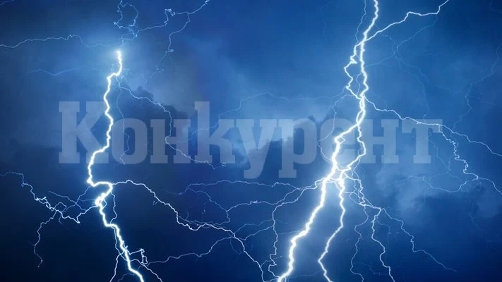 Гръмотевица порази къща, изгоряха 1,5 тона пчелен мед
