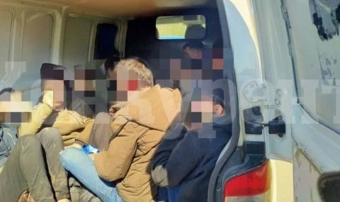 Заловиха нелегални мигранти, возили ги украинци