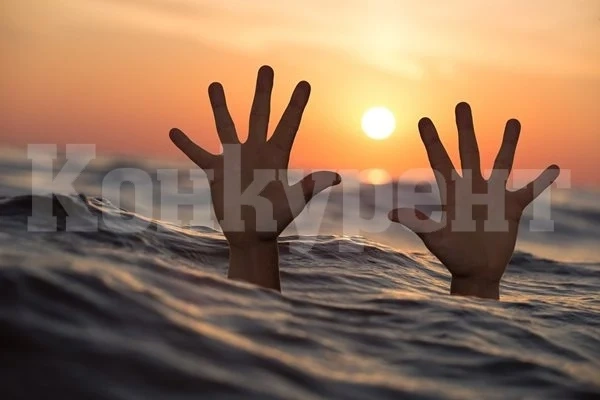 Баща се удави, докато спасява трите си деца