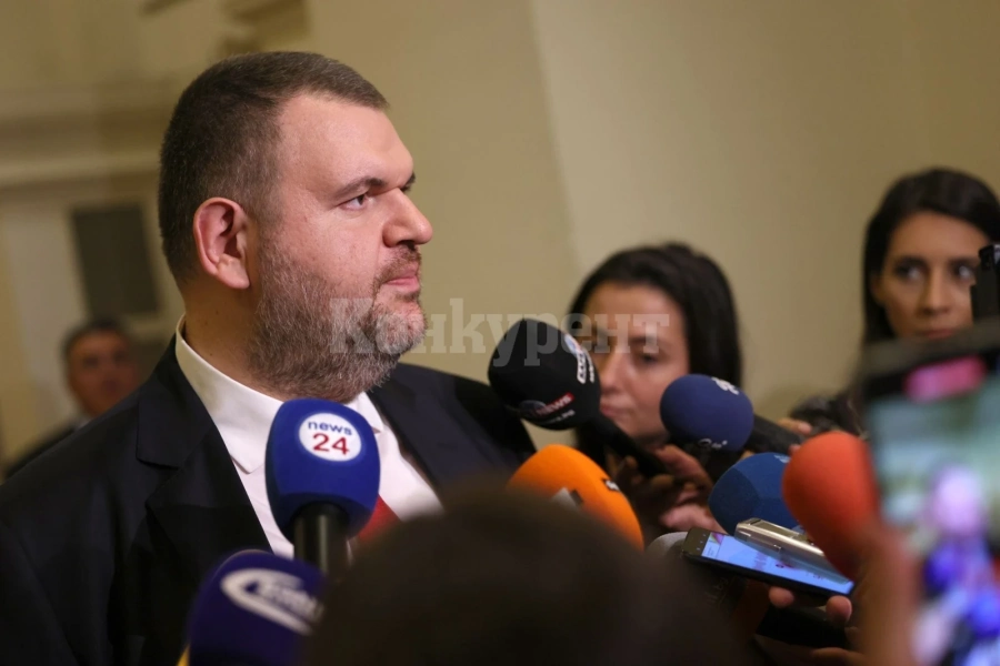 Делян Пеевски излетя за Баку да подкрепи Нургюл Салимова