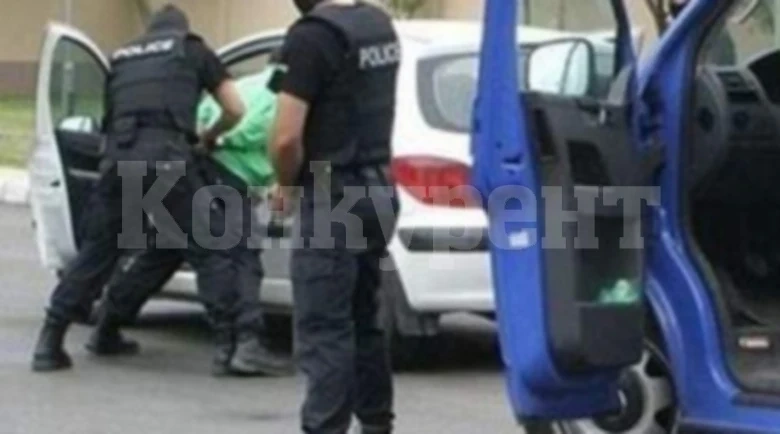 При акция на полицията заловиха дилър на дрога в Мездра, а в жилището му откриха…