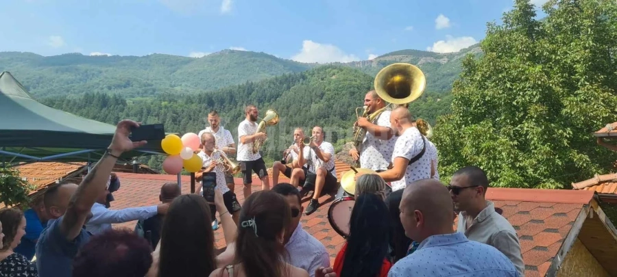 Футболна сватба разтресе Згориград и Враца СНИМКИ+ВИДЕО