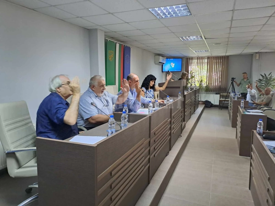 60 нови контейнера са доставени във Враца