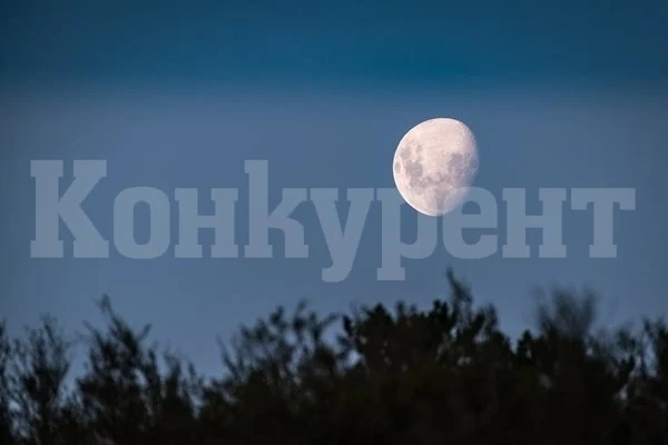 Рядка Синя Луна ще озари нощното небе в четвъртък