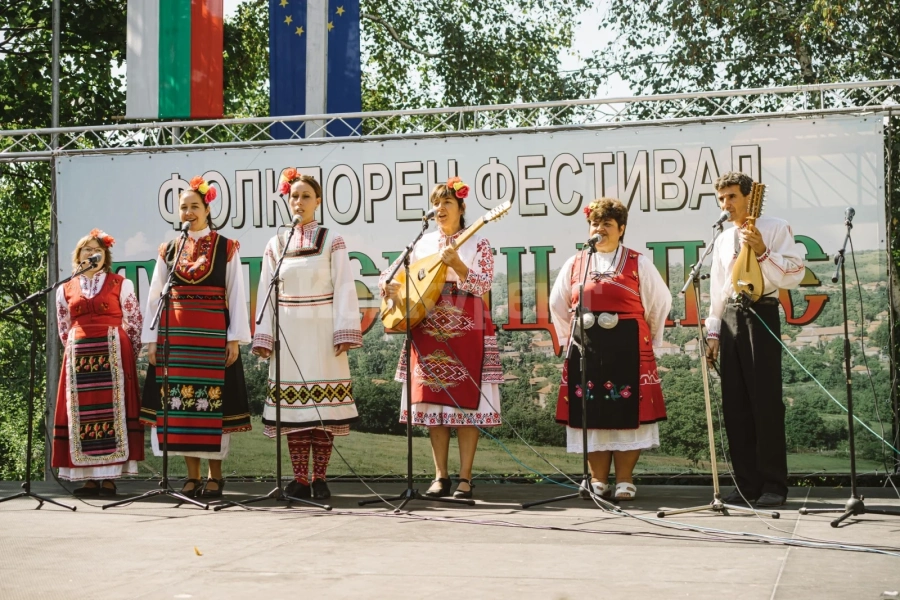 Около 350 самодейци ще се изявят в XV Фолклорен фестивал Типченица пее