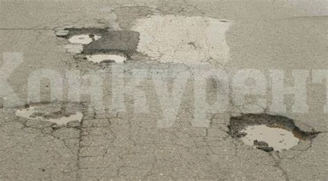Поне 200 души на ПРОТЕСТ заради дупките в Георги Дамяново