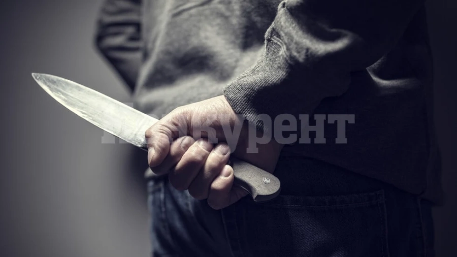 14-годишен наръга с нож приятел
