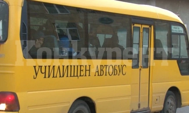 Проверяват всички училищни автобуси