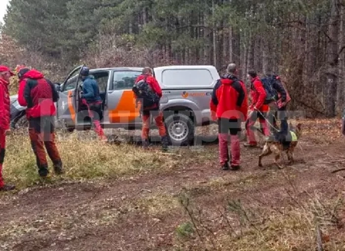 Трети ден продължава издирването на мъж и жена в Стара планина, търсенето е затруднено
