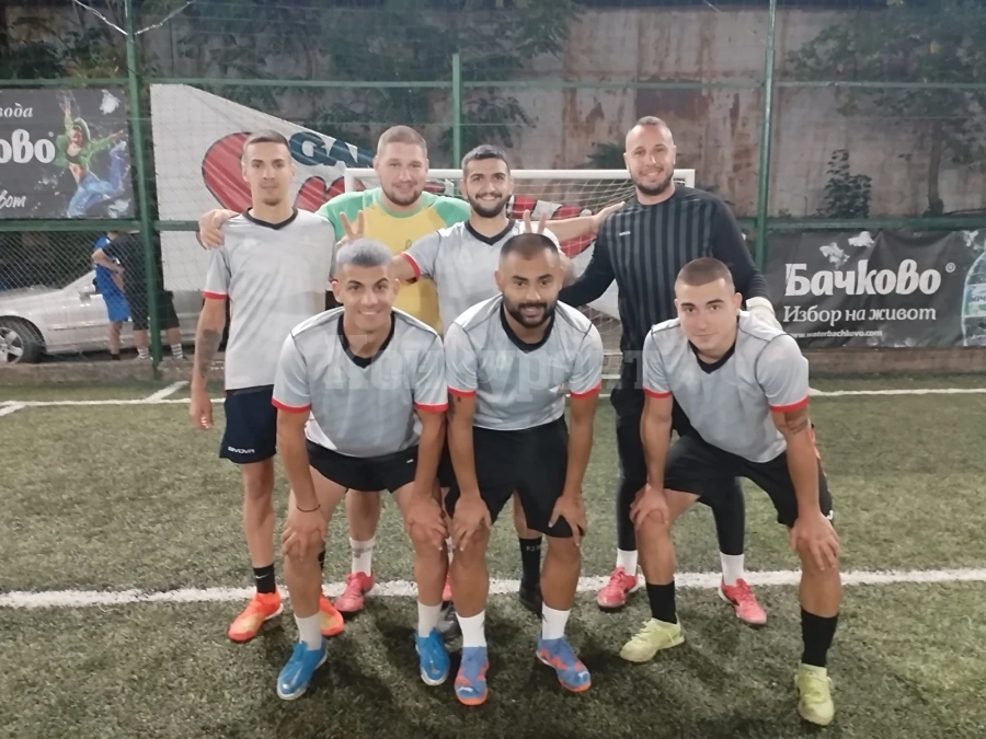 Фаворити взеха своето на старта в Champioship