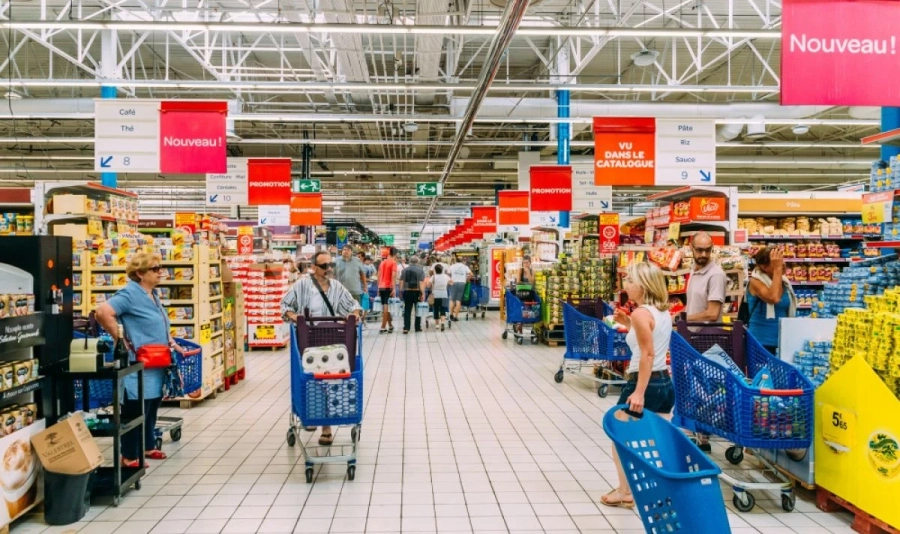 Замразяват цените на 5000 основни продукта