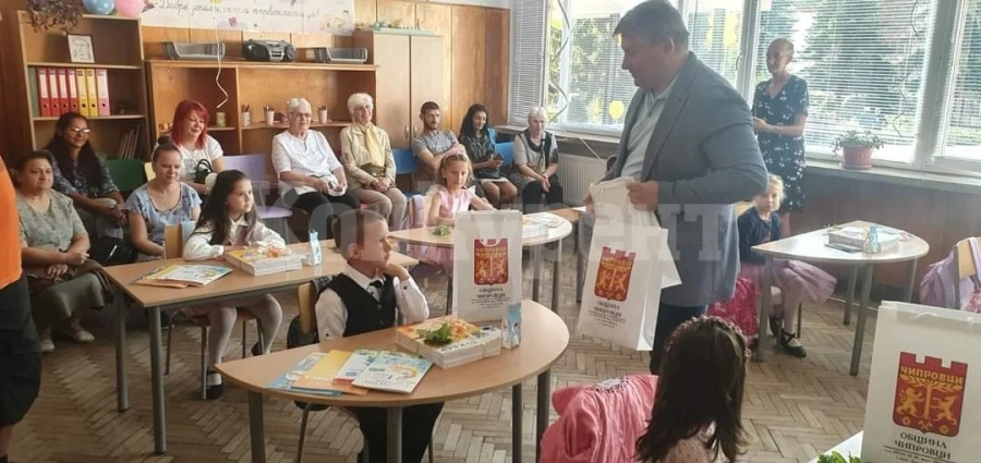 Пламен Петков: Успех на децата на Чипровци!
