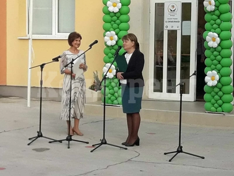 Областният управител на Враца Надя Донкинска поздрави директори, педагогически колективи и ученици във Врачанско