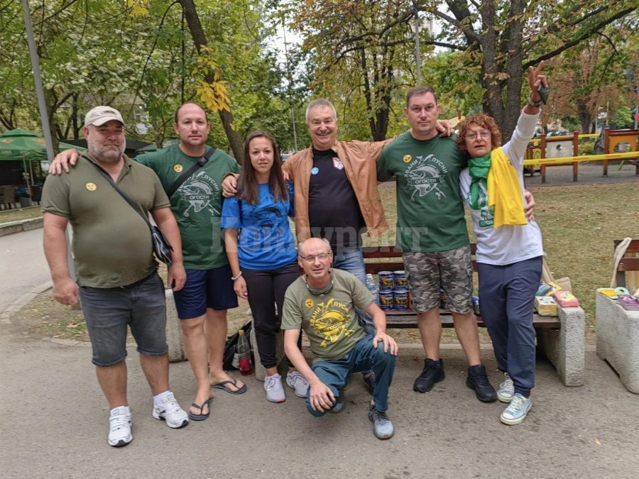 Въпреки дъжда, в Монтана грабнаха метлите