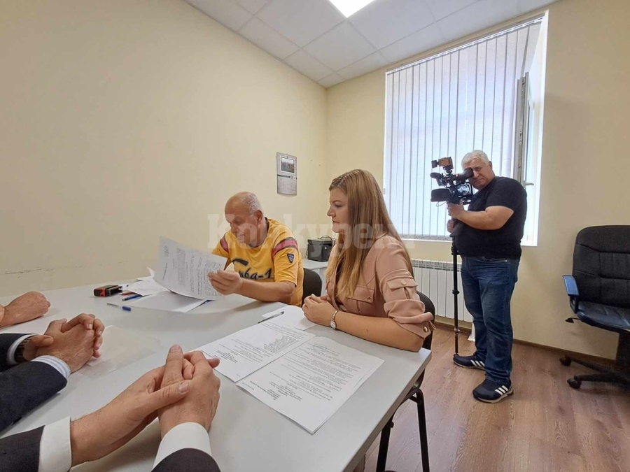 В общинската избирателна комисия във Враца е спокойно. Регистрираните до момента са... 