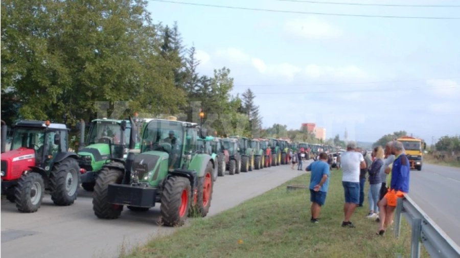 Над 150 трактора на земеделци от Монтана се включиха в националния протест