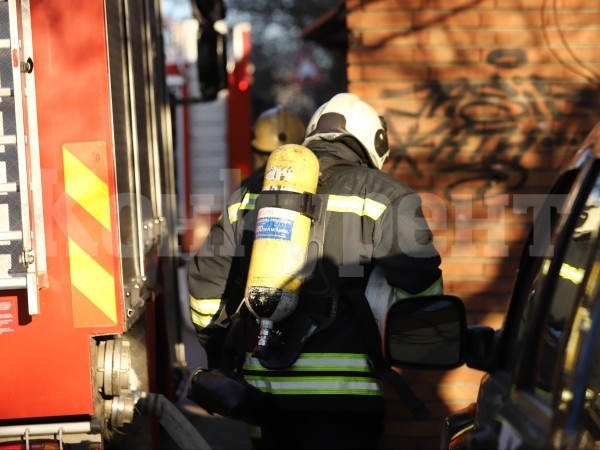 Мъж е обгазен при пожар в Кюстендил