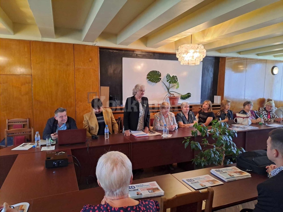 Евелина Васкова събра интелектуалци във Враца