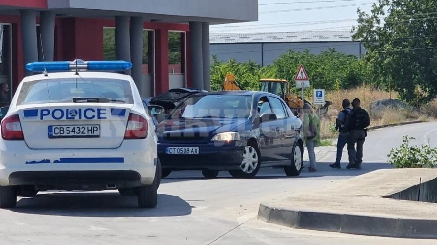 Въоръжен мъж се барикадира в Стара Загора, след като простреля двама души