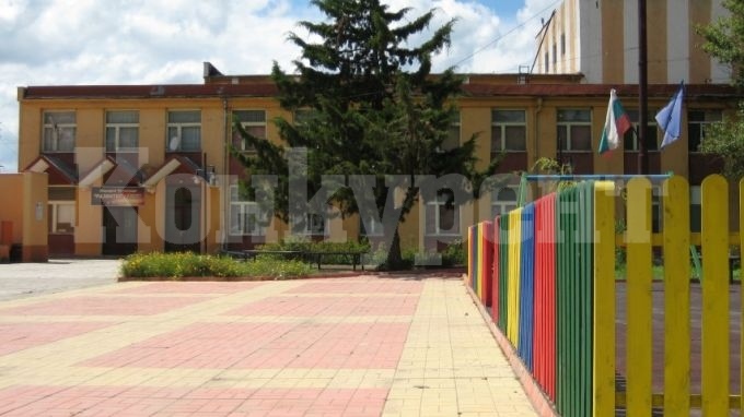 Песен за Остров дебютира на традиционния събор на селото