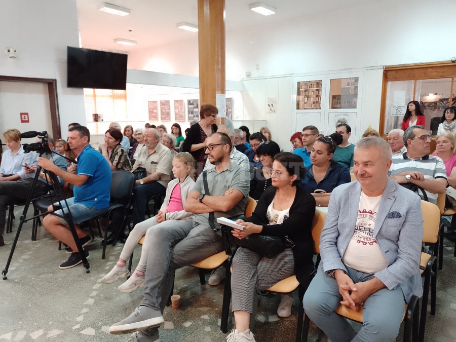 Любо Йорданов представи своите „13 истории\