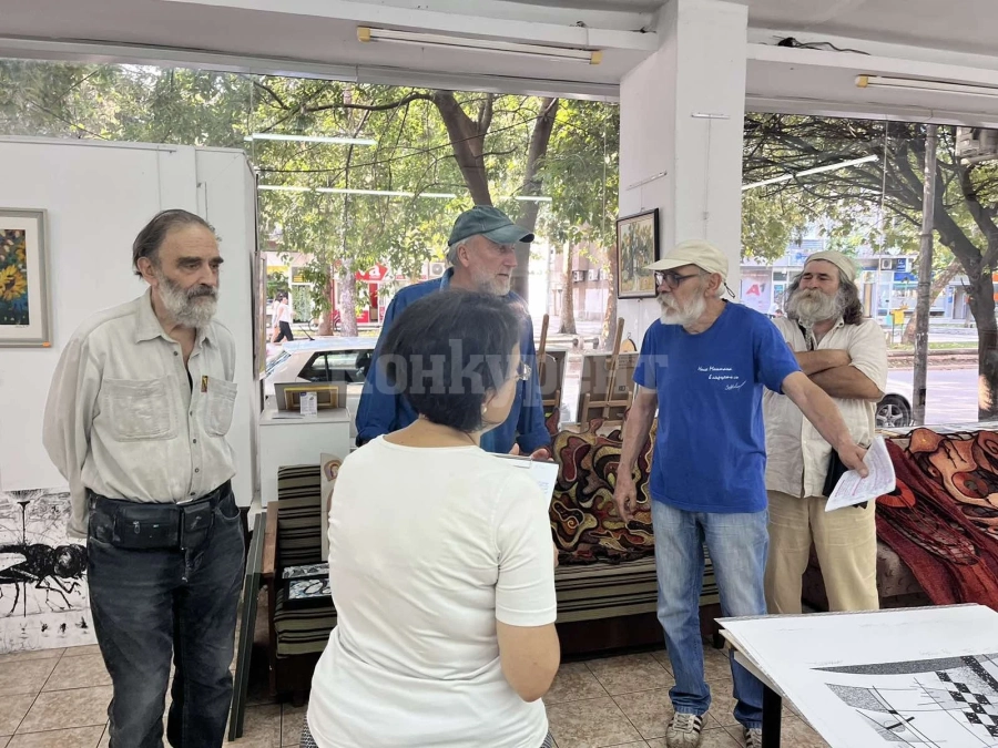 308 творби се борят за награди в биенале „Тенец\