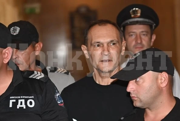 НАП вдигна запори на Васил Божков за 50 млн. лв., но май не може да ползва компаниите