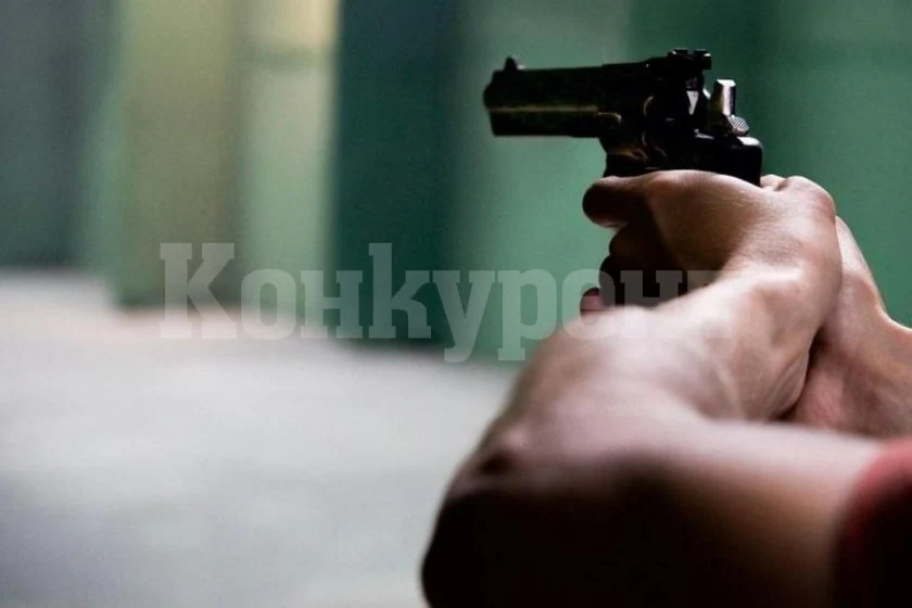 След скандал! Мъж простреля в корема опонента си
