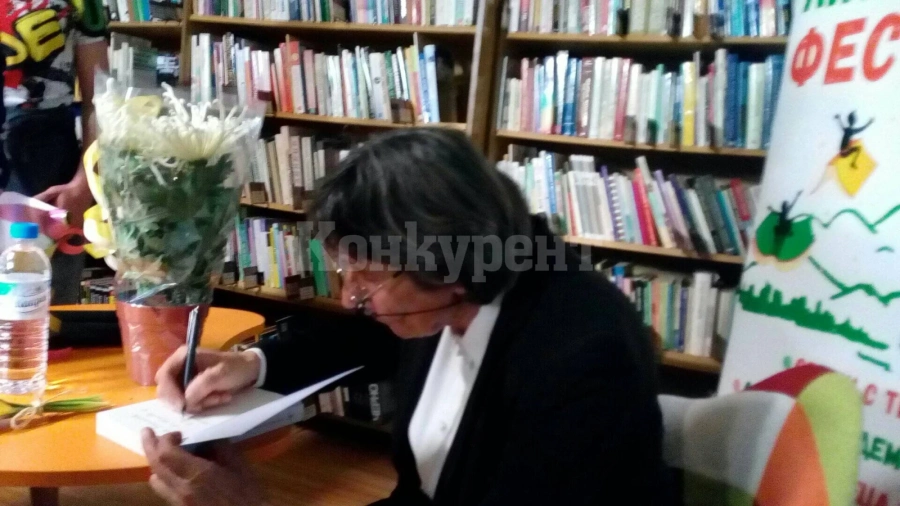 Здравка Евтимова: Книгите са първата стъпка и спътник на човека към доброто