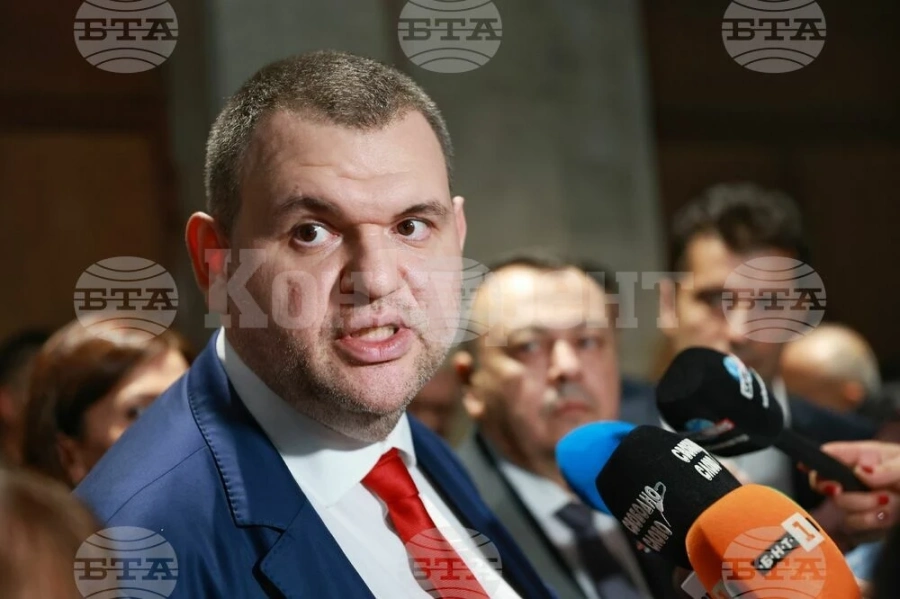 Ако енергийният министър се е подписал под нещо, което е неизпълнимо, веднага ще му искаме оставката, заяви Делян Пеевски