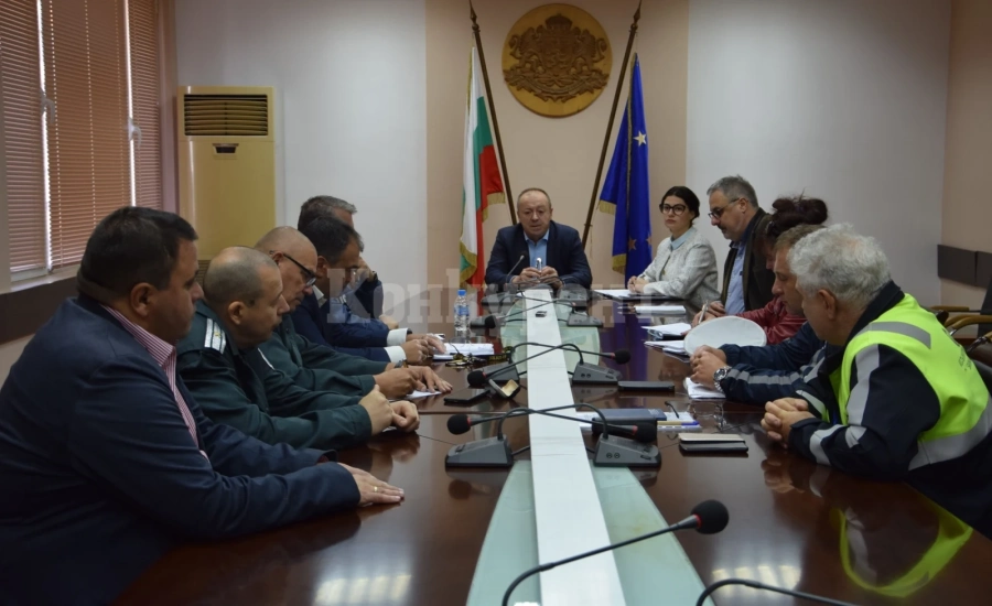 Мерки и механизми за ограничаване трафика по Международния път Е-79 обсъдиха в Областна администрация Видин