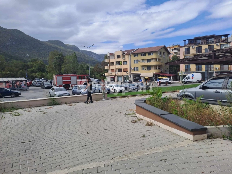 Заловиха двама за палежа на двете коли и мотор в подземния гараж във Враца