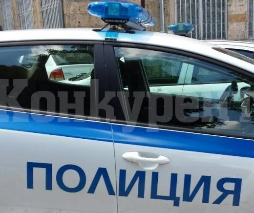 Търсят апаш напълнил вендинг машини с монтажна пяна