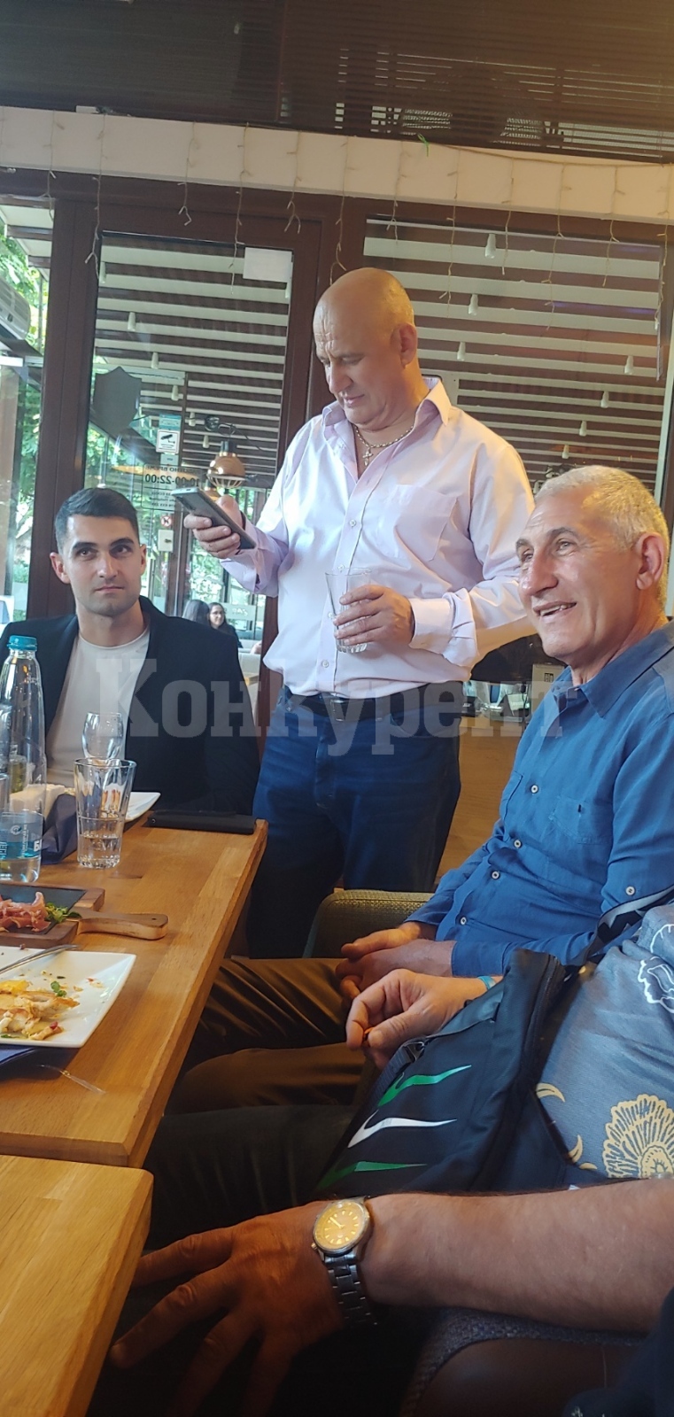 Легенди на Ботев седнаха на масата заради юбилей - вижте уникална СНИМКИ