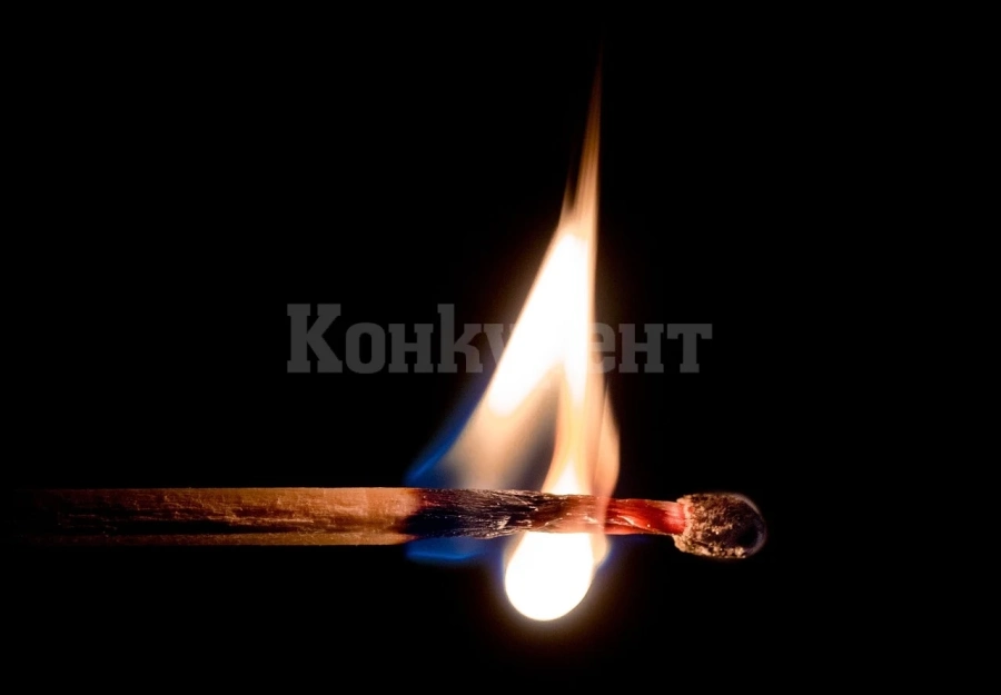 Сладко отмъщение! 19-годишна подпали къщата на изгората си