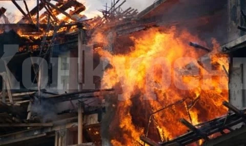 Заради силния вятър! Голям пожар бушува в Игнатица, изгоря масивна сграда и…