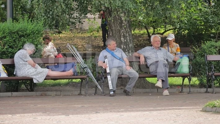 Пенсионерите и хората с увреждания могат да помогнат за запълване на липсата на кадри