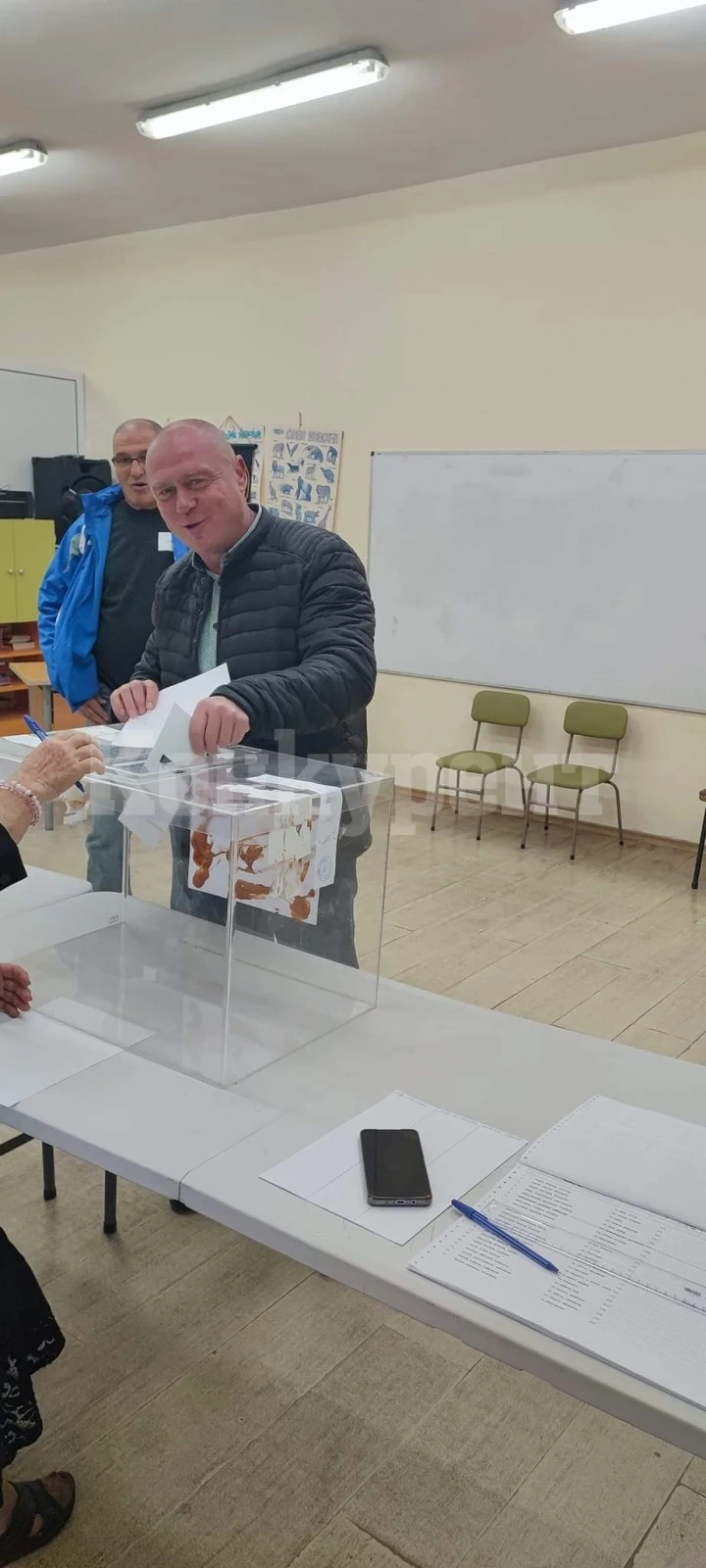 Александър Александров спечели трети мандат в Ружинци със смазващо превъзходство