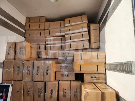 166 кашона с нелегални парфюми заловиха полицаи край Харманли