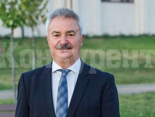 Четирима  кметове в област Монтана са с мнозинства в общинските съвети