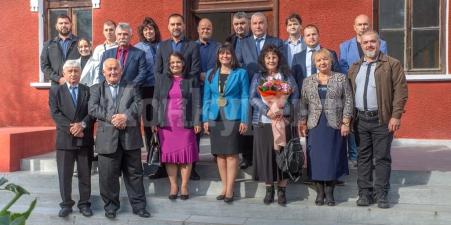 Нина Петкова и новите общински съветници в Г. Дамяново положиха клетва СНИМКИ