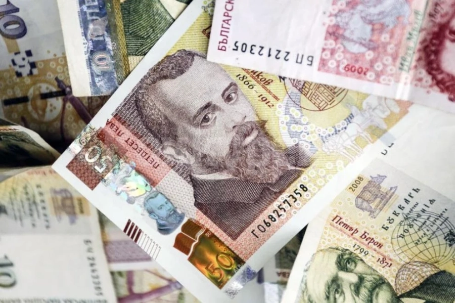 НСИ: Средната брутна заплата в страната вече е над 2000 лева