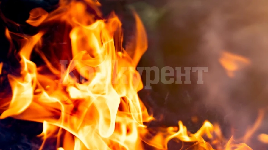 Стотици автомобилни гуми горяха при огромен пожар в Монтана