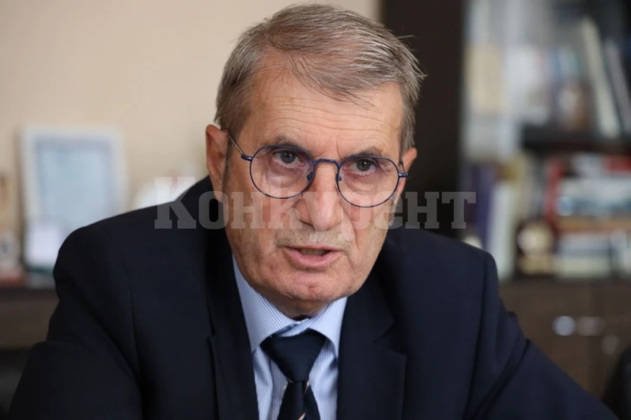Проф. Христо Хинков: До края на 2024 всички лекарства - по електронен път